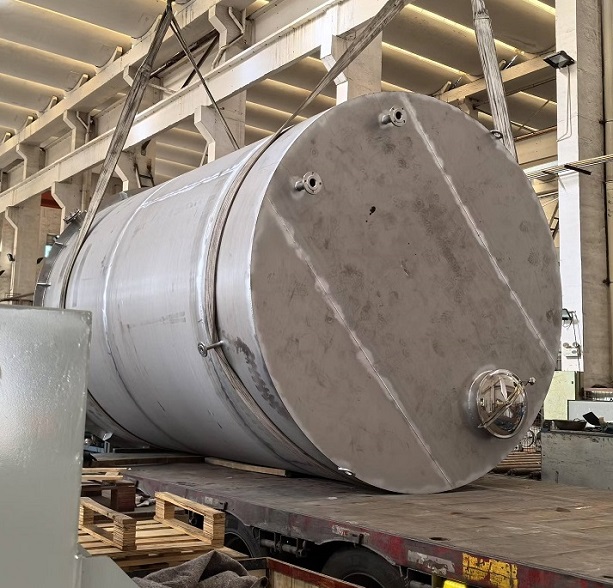 河南化工行業(yè)用不銹鋼儲(chǔ)油罐生產(chǎn)規(guī)范與材質(zhì)選擇  